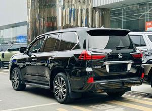 Lexus LX 570 d'occasion, pack Sport Luxe - Product Image 2