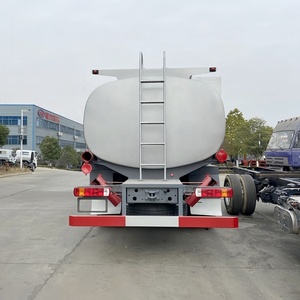 Camion-citerne Sinotruk Howo 6x4 de Chine, 20000 litres, distributeur de carburant, camion de ravitaillement mobile, camion de livraison de carburant et d'huile - Product Image 6