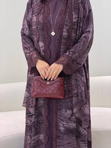 Robe longue chic Loriya à manches bouffantes et col à revers, robe abaya longue contemporaine pour femmes musulmanes - Product Image 2