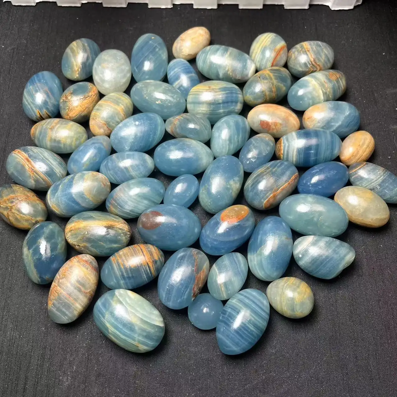 Wholesale Healing Stones Crystal Beautiful Polished Blue Onyx Tumble Stone For Decoration