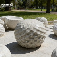 Banc rond en terrazzo personnalisé pour l'aménagement paysager des parcs et jardins, idéal pour les projets d'aménagement vert