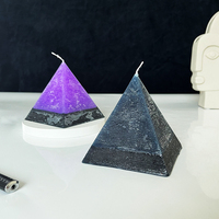 Geschenk ideen Versteckte Kristall pyramide Kerze Überraschung kristall Innen Benutzer definierte Farbe Duft Soja mischung Benutzer definierte Farbe Pyramide Kerze