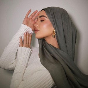 2025 bambú Premium transpirable liso viscosa Modal sarga peso ligero algodón tejido Modal <span class=keywords><strong>Hijab</strong></span> bufanda - Product Image 1