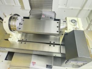 Centro de mecanizado CNC de 4 ejes Shandong Dehai T700, Fresadora vertical, Taladradora y roscadora, control Fanuc GSK - Product Image 3