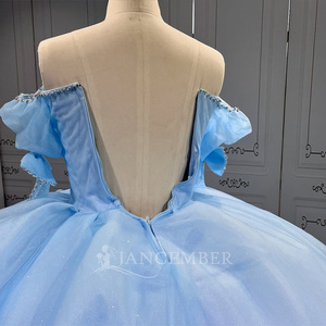 Vestido de Quinceañera Azul Cielo Largo hasta el Suelo con Escote Corazón y Cola Capilla para Fiesta de 15 Años LSMU189 - Product Image 4