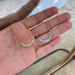 Collier pendentif en forme de U en argent S925 plaqué or rhodium 18 carats avec diamant 5A en zircone, design minimaliste Dylam pour femmes - Product Image 5