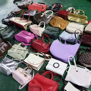 Sac à vêtements d'occasion de style designer pour femmes avec décoration brodée de perles - Product Image 5