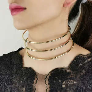 Mode Afrikanischer Schmuck Einfacher Metalldraht 3 Schichten Drehmomente Choker Halsketten Frauen Neck Fit Statement Halskette Vergoldet