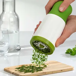 1 pz nuovi tagliapasta coriandolo taglio rotto erbe Grinder prezzemolo Spice Grinder