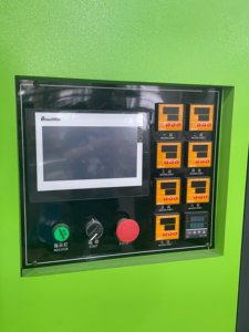 Nouvelle machine de soufflage automatique mini à 2 cavités, 4 cavités, 1500-3000 BPH pour bouteilles en plastique PP PET - Product Image 4