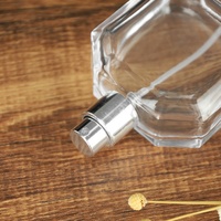 Flacon de parfum portable carré rechargeable en verre de 30 ml, 50 ml, 100 ml avec atomiseur à fine brume pour voyage