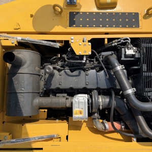 Excavadora usada de tamaño mediano Komatsu PC200, maquinaria de ingeniería de segunda mano, máquina excavadora de cadenas de 20 toneladas en venta. - Product Image 6