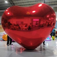 Boule Sphère en Forme de Coeur avec Miroir Rouge Réfléchissant Suspendu pour la Saint Valentin Ballon Gonflable en Forme de Coeur