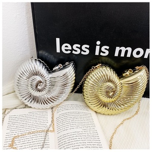 <span class=keywords><strong>Pochette</strong></span> de soirée 2026 en forme de coquillage scintillant, sac à bandoulière avec chaîne dorée, mini sac léger, sacoche de taille en acrylique en forme de coquille - Product Image 2