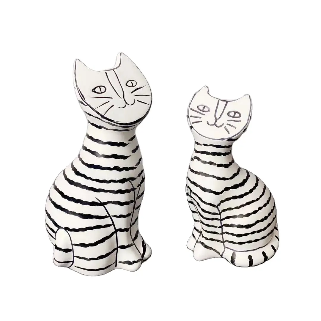 Modern simple European black and white striped resin cat decoration model house sales office soft ornaments