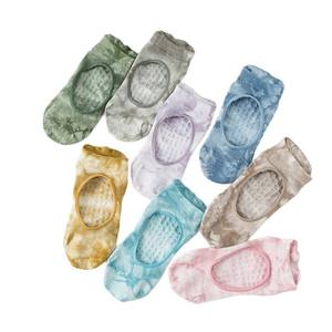 Vente en gros de chaussettes Tie Dye personnalisées de qualité supérieure Chaussettes Pilates d'intérieur dégradées Tie Dye Chaussettes professionnelles antidérapantes pour le yoga - Product Image 6
