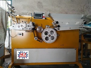 Machine d'étiquetage automatique pour tubes en papier et bougies romaines de feux d'artifice - Product Image 2