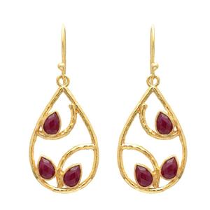 Pendientes de latón chapado en oro con rubíes, diseño moderno, forma de lágrima texturizada, para uso diario, con piedra preciosa rosa. - Product Image 1
