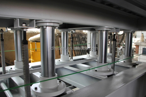 Machine de presse à chaud <span class=keywords><strong>hydraulique</strong></span> automatique de haute qualité pour la fabrication de portes en bois Machine de presse à chaud fabriquée en Chine - Product Image 6