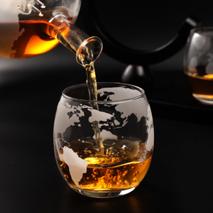 Ensemble de carafe à <span class=keywords><strong>whisky</strong></span> en verre globe classique NOVARE avec 2 verres gravés, capacité de 801 à 900 ml, pour <span class=keywords><strong>whisky</strong></span> et vin - Product Image 3