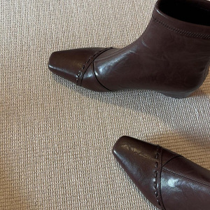 Bottines à bout carré avec détails cousus, fermeture éclair au dos, talon plat, style minimaliste, chaussures pour femmes, usage quotidien - Product Image 3