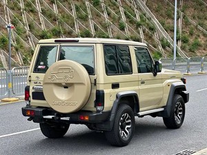 Toyota <span class=keywords><strong>Land</strong></span> <span class=keywords><strong>Cruiser</strong></span> LC71 2025, 4.0L V6 Gasolina, Automático, 3 Puertas, Techo Rígido, 4x4, Todoterreno, Volante a la Izquierda, para Exportación - Product Image 5