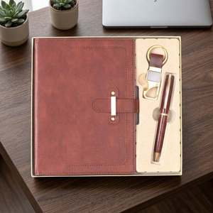 Ensemble cadeau d'entreprise personnalisé en cuir PU, gravé et imprimé en sérigraphie, comprenant un agenda, un stylo, un porte-clés, boîte cadeau couleur personnalisée - Product Image 1