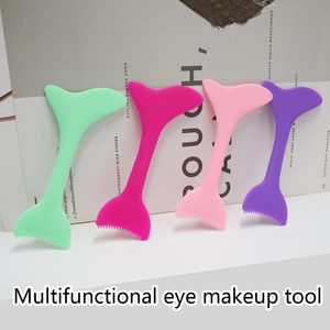 Outil de beauté multifonctionnel en silicone pour le maquillage des yeux, aide au maquillage des cils et de l'eye-liner - Product Image 2