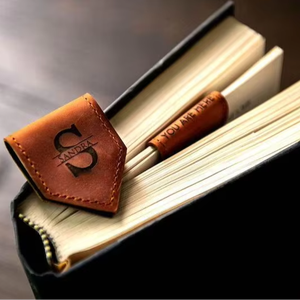 Segnalibro Magnetico Personalizzabile in Pelle PU Incidibile al Laser con Fermasoldi - Product Image 1