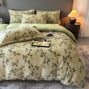 Juego <span class=keywords><strong>de</strong></span> cama <span class=keywords><strong>de</strong></span> invierno <span class=keywords><strong>de</strong></span> cuatro piezas <span class=keywords><strong>de</strong></span> terciopelo <span class=keywords><strong>de</strong></span> doble cara 100% poliéster, con edredón, sábana <span class=keywords><strong>de</strong></span> coral y faldón <span class=keywords><strong>de</strong></span> cama, cálido y con diseño <span class=keywords><strong>de</strong></span> plantas. - Product Image 3