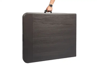 Vente chaude Hitree HDPE 183cm 6FT Table de pique-nique en plastique pliante Camp Party Tables à manger Table de banquet pliable en deux avec poignée