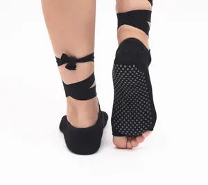 2021 New Style In-stock Cotton Yoga Socks For Women Non-slip Grips Straps