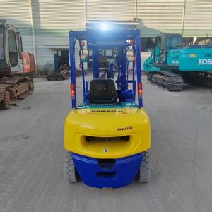 Montacargas Koamtsu de 3 Toneladas de Alta Eficiencia, Motor de Combustión Interna, Manual, Portátil, Nuevo y Usado, con Capacidad para Terrenos Difíciles - Product Image 2