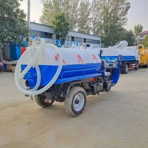 Camion de vidange des fosses septiques manuel diesel à trois roues de 3000 L, tout-terrain, polyvalent, abordable, durable et très apprécié - Product Image 4