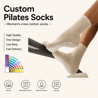 Chaussettes de Pilates pour femmes de haute qualité, confortables, avec logo personnalisé, chaussettes de sport en coton jacquard, chaussettes de yoga antidérapantes, chaussettes de sport antidérapantes
