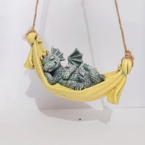 Estatua Colgante <span class=keywords><strong>de</strong></span> Resina <span class=keywords><strong>de</strong></span> Dragón Bebé Durmiendo en una Hamaca, Figura Creativa para Jardín, Decoración para Patio Exterior, Adorno para el Hogar - Product Image 3