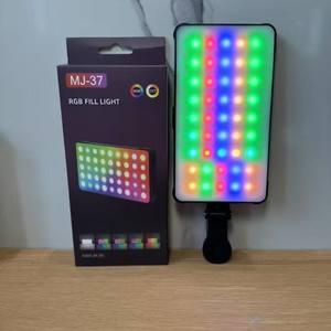 Luz de Relleno LED RGB MJ-37 al por Mayor, 3000-6500K CRI ≥80, Portátil para Celular con Clip para Grabar Videos - Product Image 2