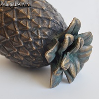 Décorations de table en métal lourd ananas en fer délicat artisanat en métal unique pour la décoration intérieure gravure objet en métal coulé à la cire perdue