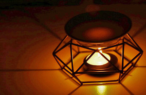 Fashion Aromatic <strong>Oil</strong> <strong>Burner</strong> Geometric Ceramic Essential <strong>Oil</strong> Candle Holder Wax Melt <strong>Burner</strong> Warmer Melter <strong>Fragrance</strong> for Tealight - Product Image 2