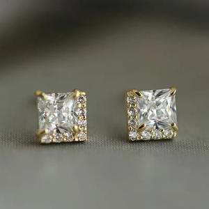 Boucles d'oreilles en or blanc E3948 avec émeraudes taille princesse, géométriques, classiques, bijoux pour femmes - Product Image 5