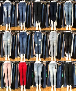 Jeans de liquidation de surproduction pour femmes Jeans pour femmes de haute qualité à bas prix mélangent des conceptions et des jeans pour femmes de taille Stocklot