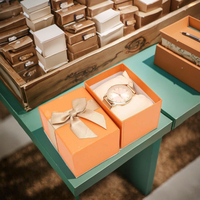 Boîte cadeau rigide personnalisable en matériaux recyclés avec fermeture magnétique et doublure en mousse pour emballage de bijoux et montres, logo personnalisé