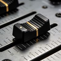 Mecanizado CNC Personalizado de Fábrica, Brochado para Mecanizado por Electroerosión por Hilo, Perillas de Interruptor de Latón y Acero Inoxidable, Control de Volumen para Amplificador