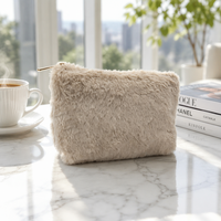 Pochette de maquillage en peluche douce, écologique, en fausse fourrure, pochette cosmétique moelleuse avec fermeture éclair, sac de toilette portable pour femmes