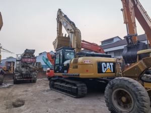 Excavatrice sur chenilles hydraulique Caterpillar 325D d'occasion à vendre – Moteur, boîte de vitesses, pompe à engrenages, PLC, moteur d'origine – 25 tonnes - Product Image 3