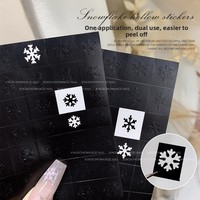 Stiker Templat Cat Semprot Snowflake Hollow Out, Aksesoris Seni Kuku Ultra Fairy Gradien Prancis Baru untuk Manikur Natal