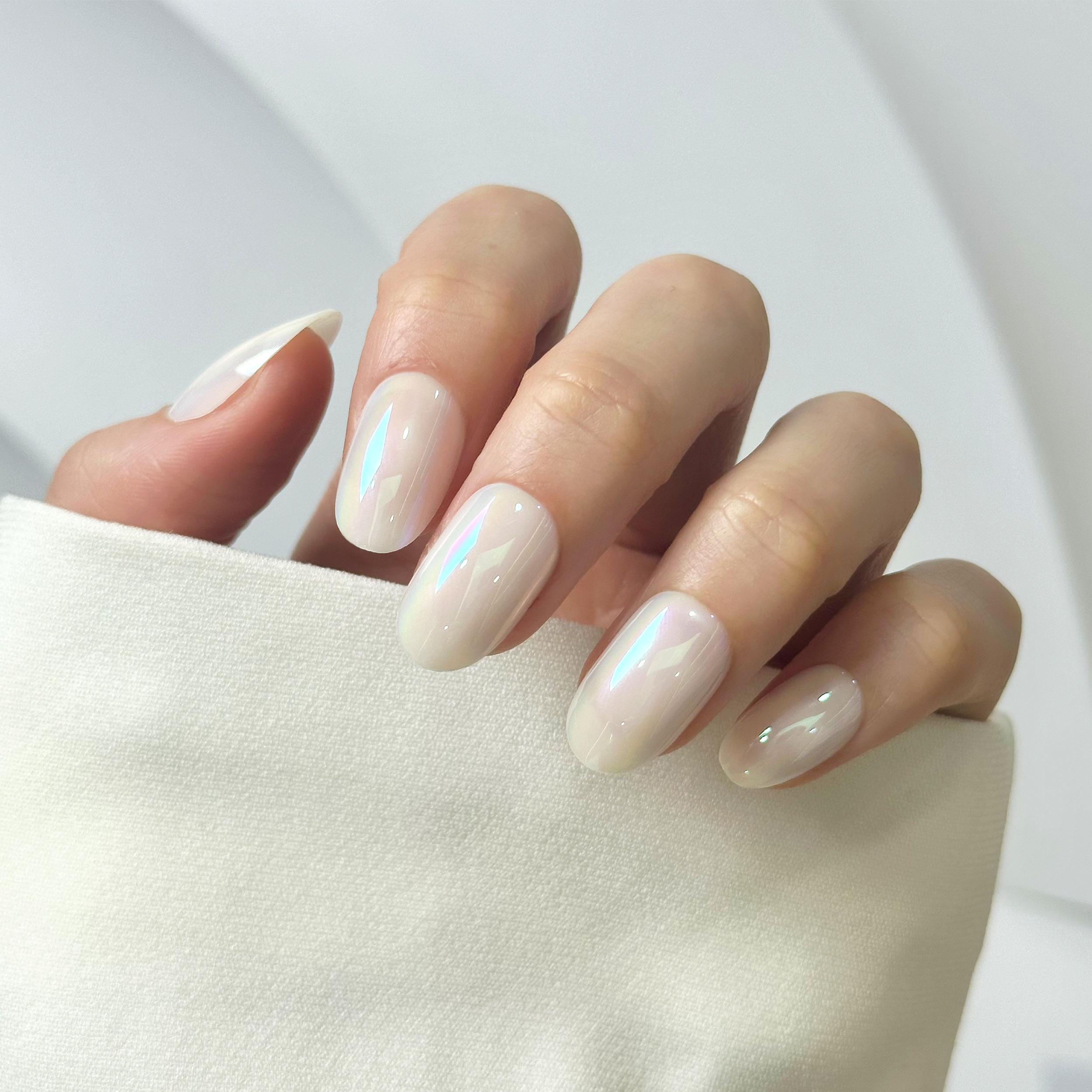 AIERFEI Ready to Ship Stunning Mirror Chrome Press on Nail Salon Quality Fake Nails 24 Pcs Oval Shape False Nails Wholesaler