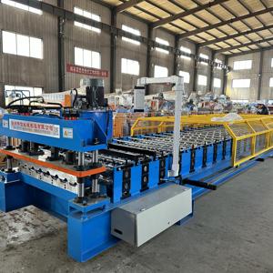 เครื่องขึ้นรูปลอนหลังคาโลหะอัตโนมัติราคาโรงงาน เครื่องทำกระเบื้องหลังคาเหล็กเย็นสำหรับงานก่อสร้างอาคาร - Product Image 2
