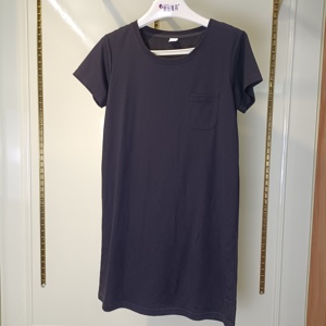 Une robe pour <span class=keywords><strong>femme</strong></span> <span class=keywords><strong>de</strong></span> couleur unie, une <span class=keywords><strong>chemise</strong></span> <span class=keywords><strong>de</strong></span> <span class=keywords><strong>nuit</strong></span> confortable et respirante avec un col rond - Product Image 4