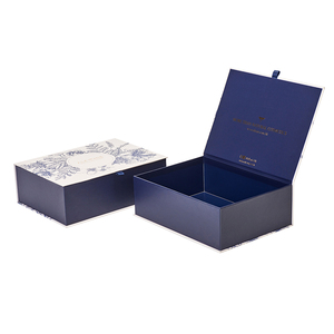 new design and hot sale box for underwear clothing gift magnetic box packaging with satin silk insert packaging